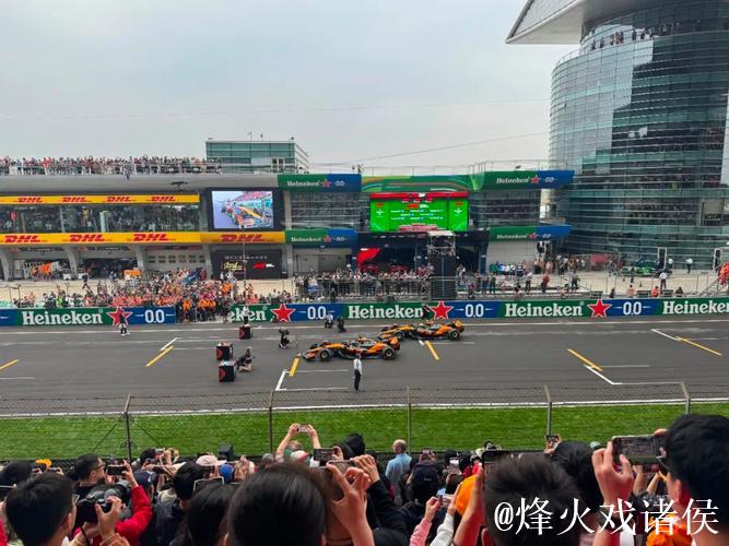 F1中国大奖赛：皮亚斯特里夺冠 迈凯伦包揽前二