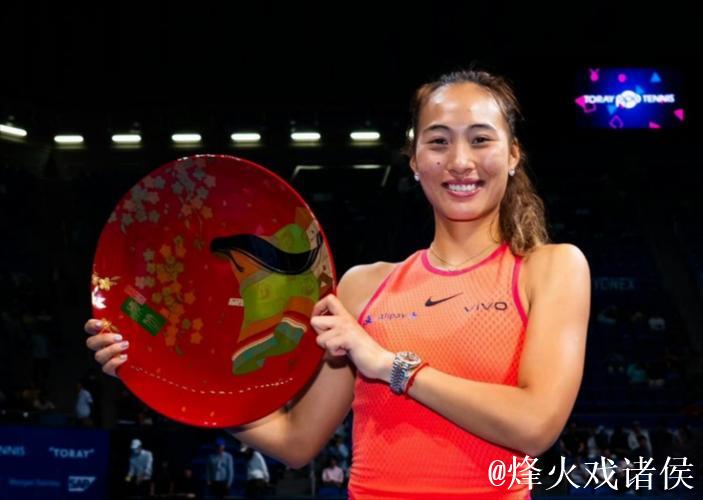 郑钦文荣获2025年WTA年度最受喜爱单打球员奖